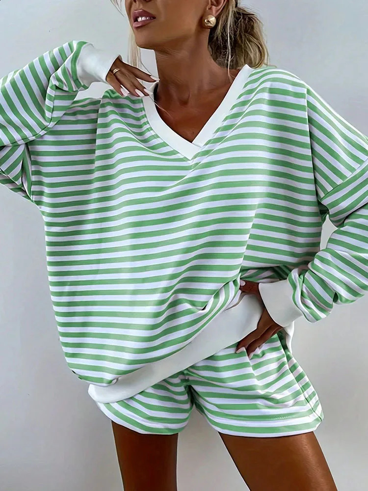 Green and white stripes Printed Commute Sets Casual Long Sleeve Vneck Pullovers Shorts Sets Women Simple Loose Sportwear Sets 250917