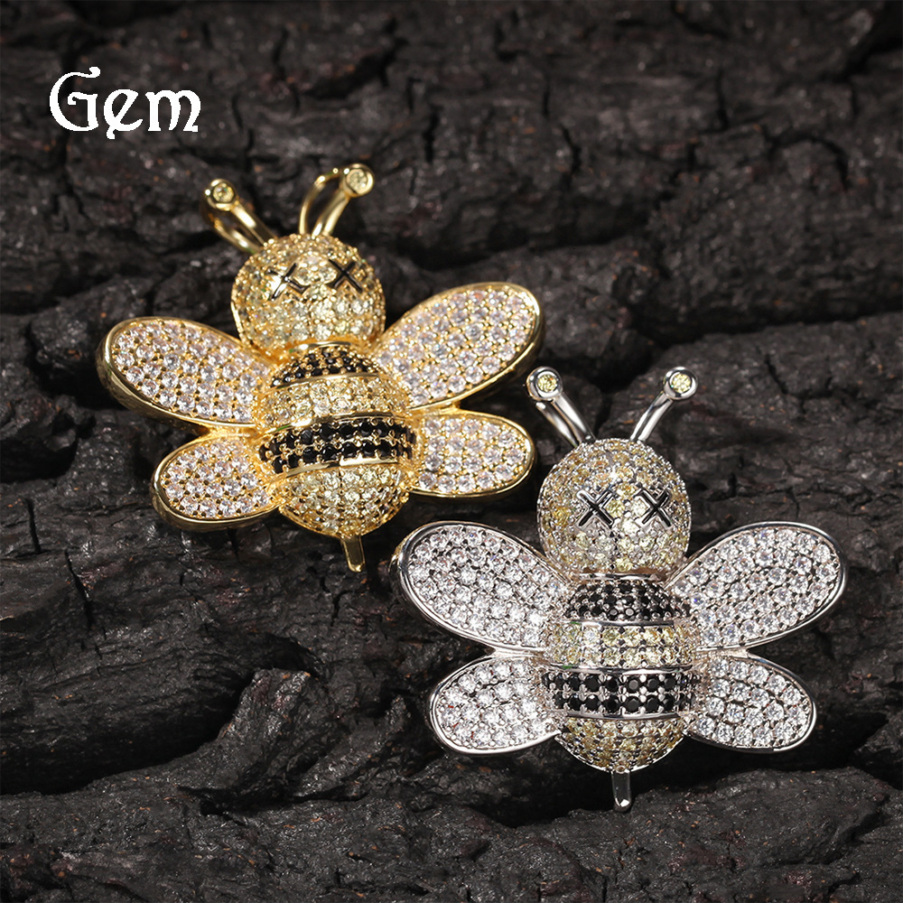 Little Bee Pendant Copper Inlaid Real Gold Plated Sweater Chain Necklace Accessory for Women Hip Hop Jewelry