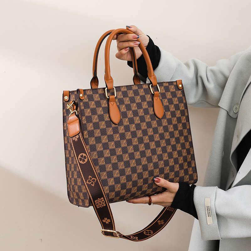 Tote Bag 2023 Years New Versatile Large Capacity High Quality Internet Celebrity Niche Single Shoulder Crossbody Handbag For Women