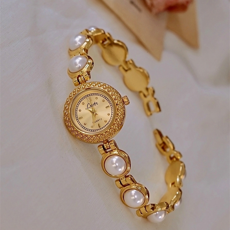 1 Piece of Golden French Retro Fashion Elegant Elegant and Inlaid Pearl Womens Watch Bohemian Style Strap Solid Color and Durable HighEnd Womens Qua