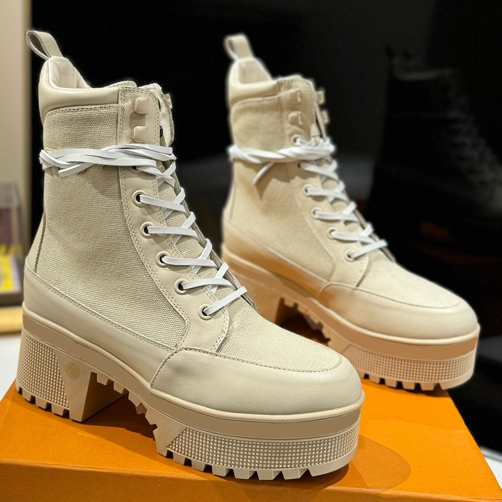1AD9ZR Womens Laureate Platform Desert Boot designer boots Cream Canvas Leather laces Treaded rubber outsole style asubtle military New Refined Fash