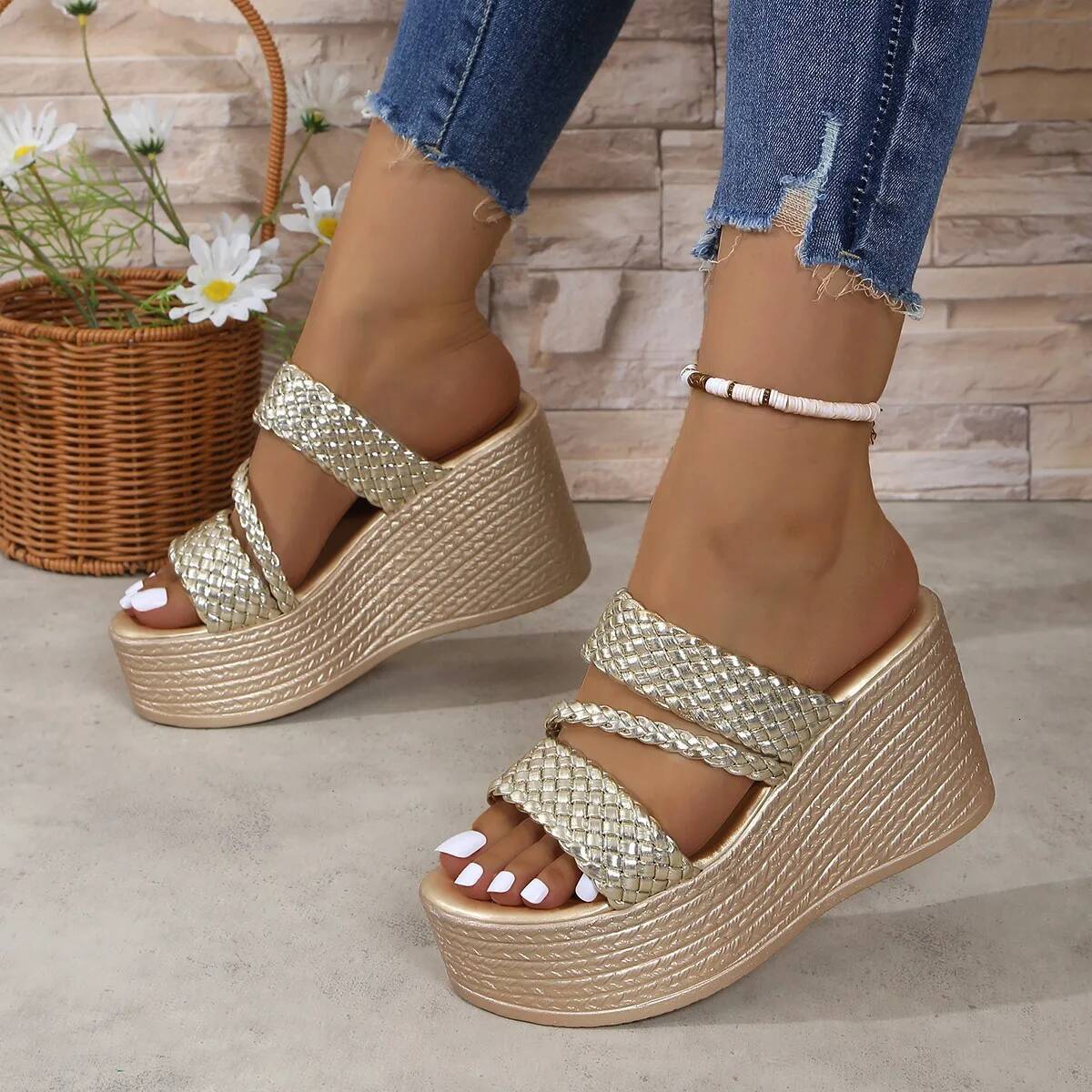 2025 Été Nouvelle plage extérieure Contrôles confortables Chaussures pour femmes Sandales décontractées Taille 35-43 DDMYPANDA