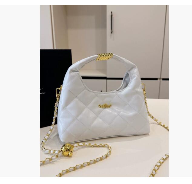 Sac à bandoulière de créateurs Femmes à main mode noir en cuir en relief en relief de la marque Luxury Purse portefeuille Messenger de métal popu