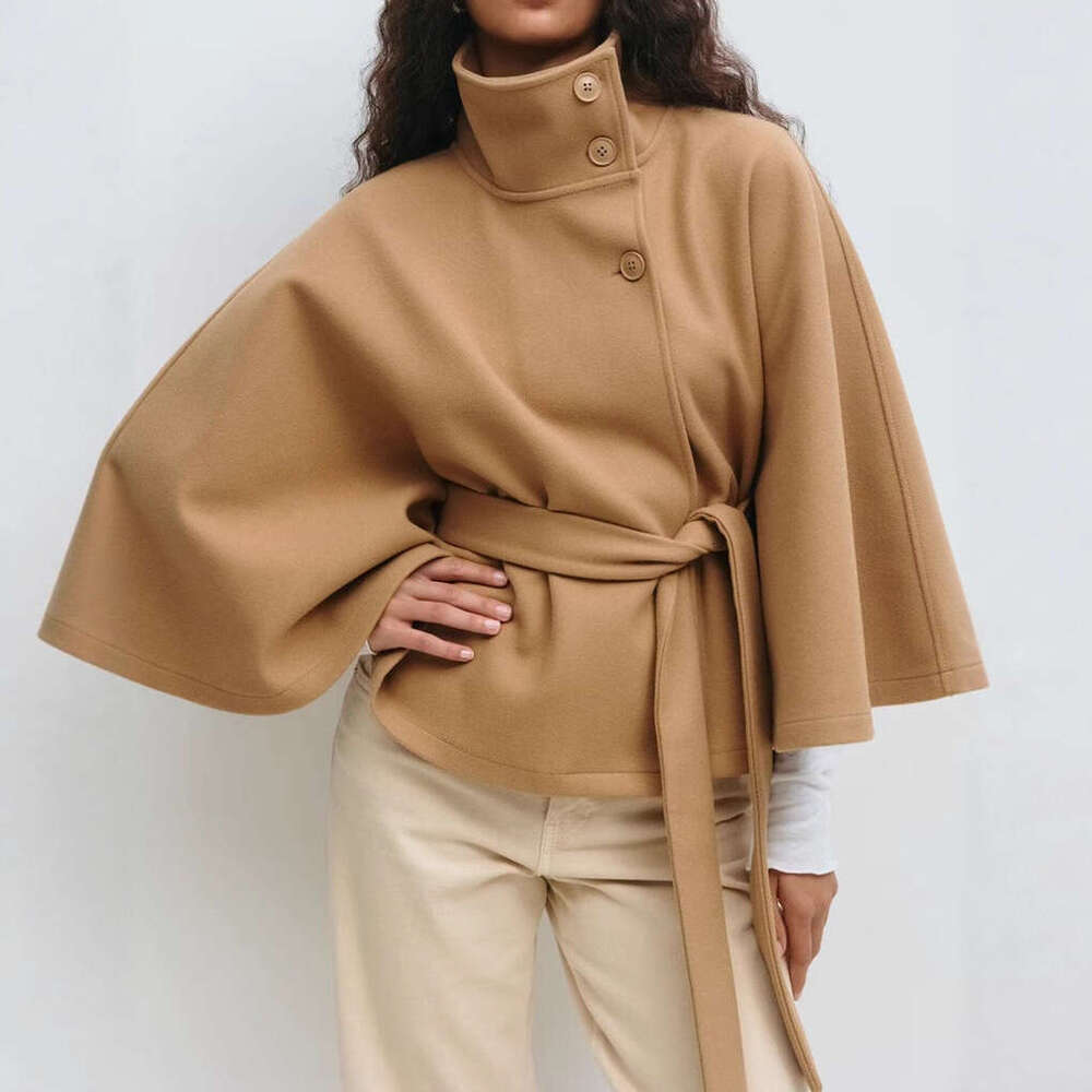 Européen et américain Femme d'automne Hiver Nouvel Cross-Border Fashion Couleur solide Cape Collier Collier Bouton Bouteau Trench Coat