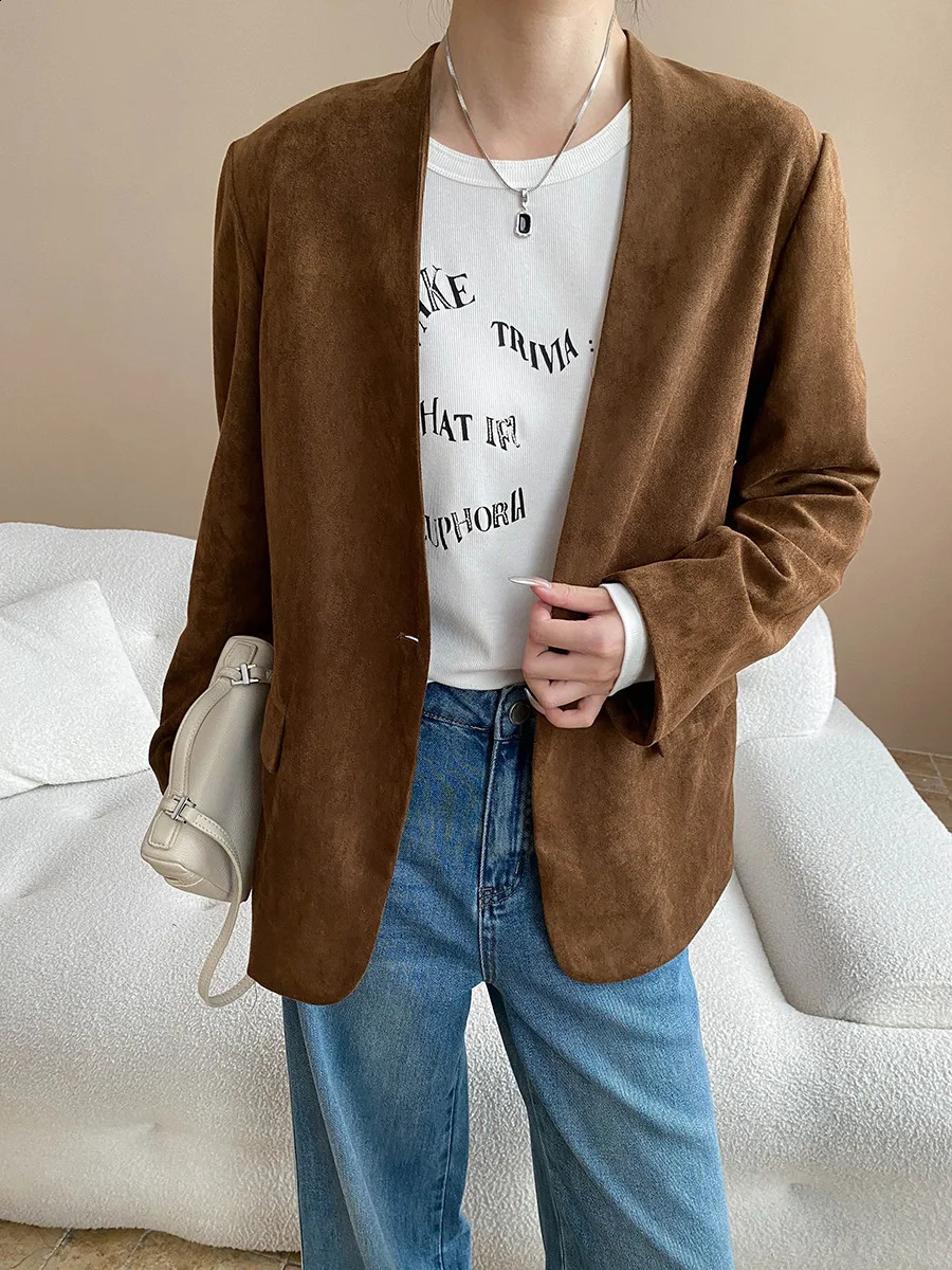 Autumn and winter womens casual solid color Vneck long sleeved single button pocket decoration loose jacket 250920