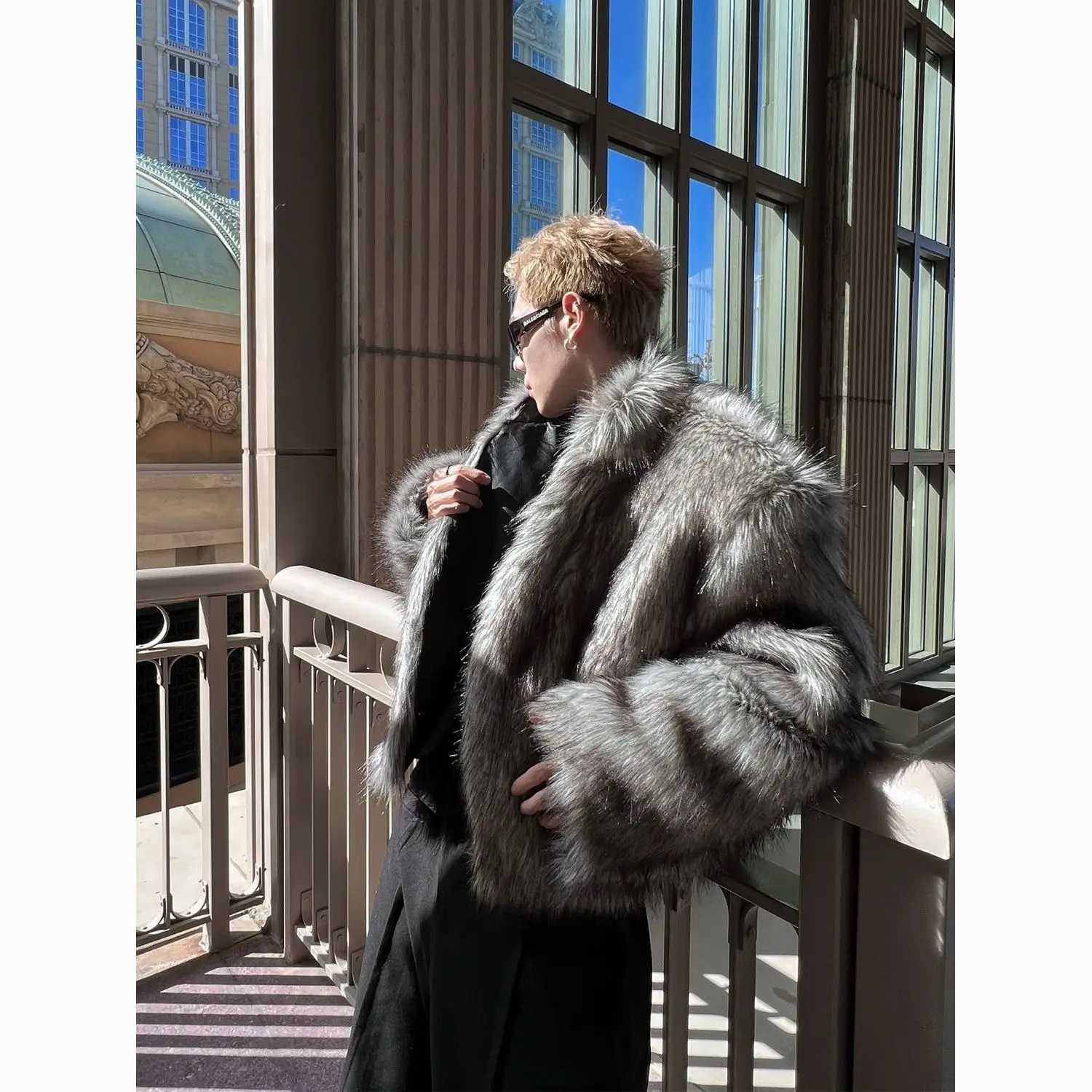2025 Winter Coat Men Short Faux Fox Fur Jacket Thick Warm Plush Casual Trendy Fashion Outerwear TopsXJ250920