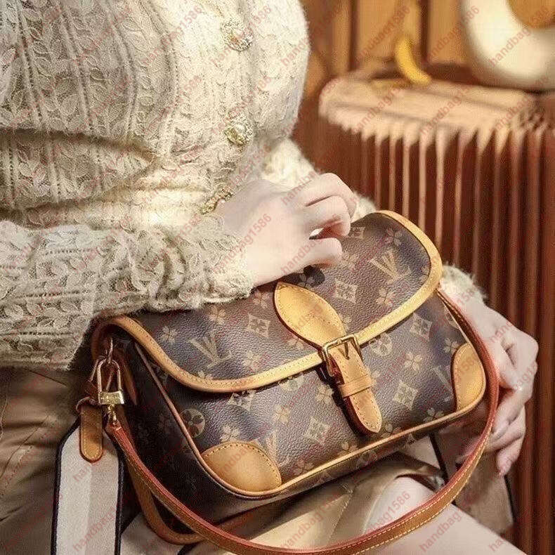 Designer Bag Fashion Women's Shoulder Bag High Quality Luxury Crossbody Bag Classic Old Flower Leather Removable 3 in 1 Retro Metal Chain Walle
