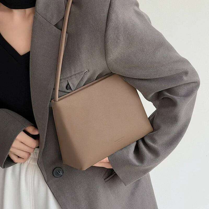 Sacs à bandoulière en cuir authentique vintage pour femmes 2024 Designer Femelle Small épaule Sac à main aisselle et sacs à main MDNG0917