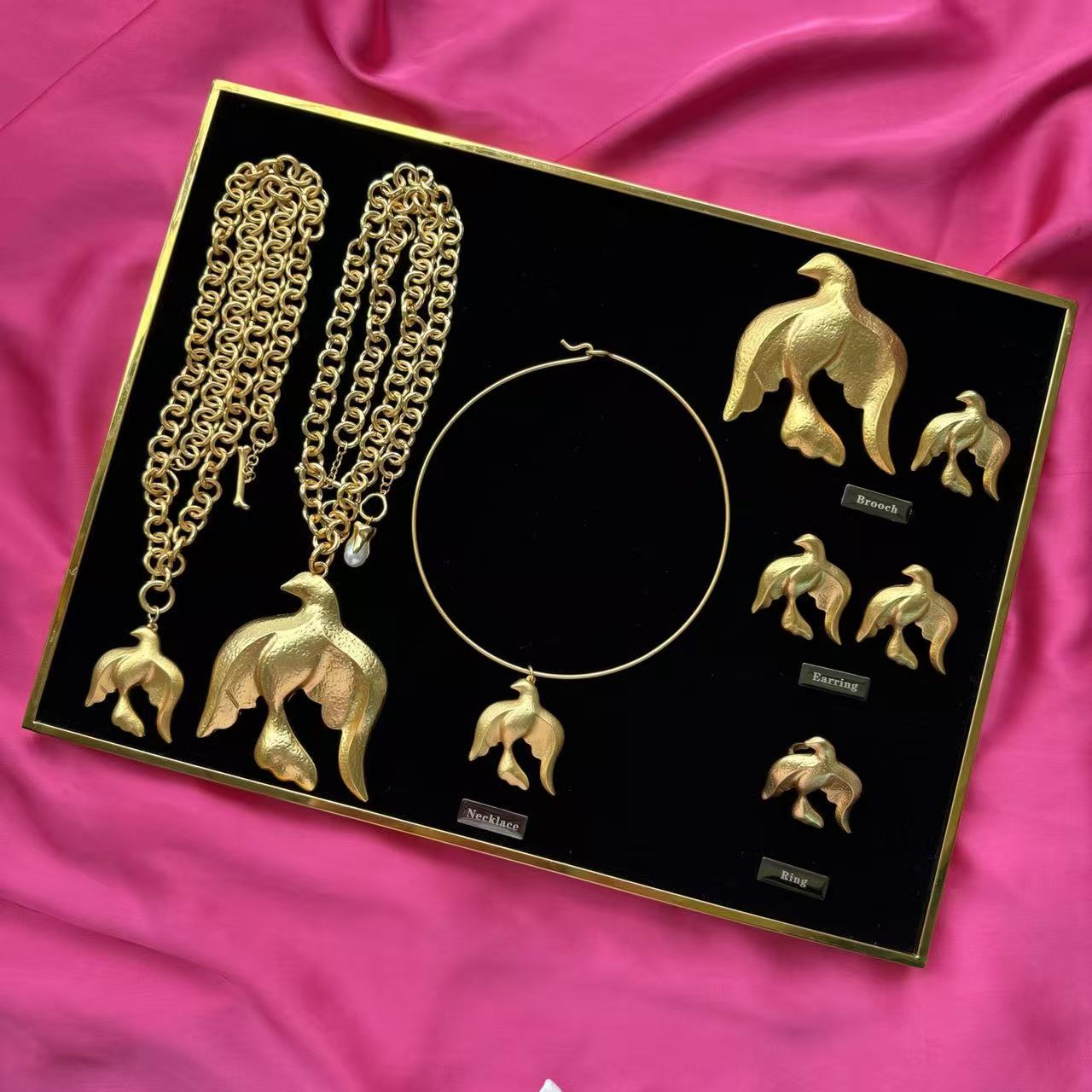 Nouveau collier de boîte à pigeons de Schiaparelli, boucles d'oreilles, broches, bagues, personnalité classique, tendances de la mode, vêtements