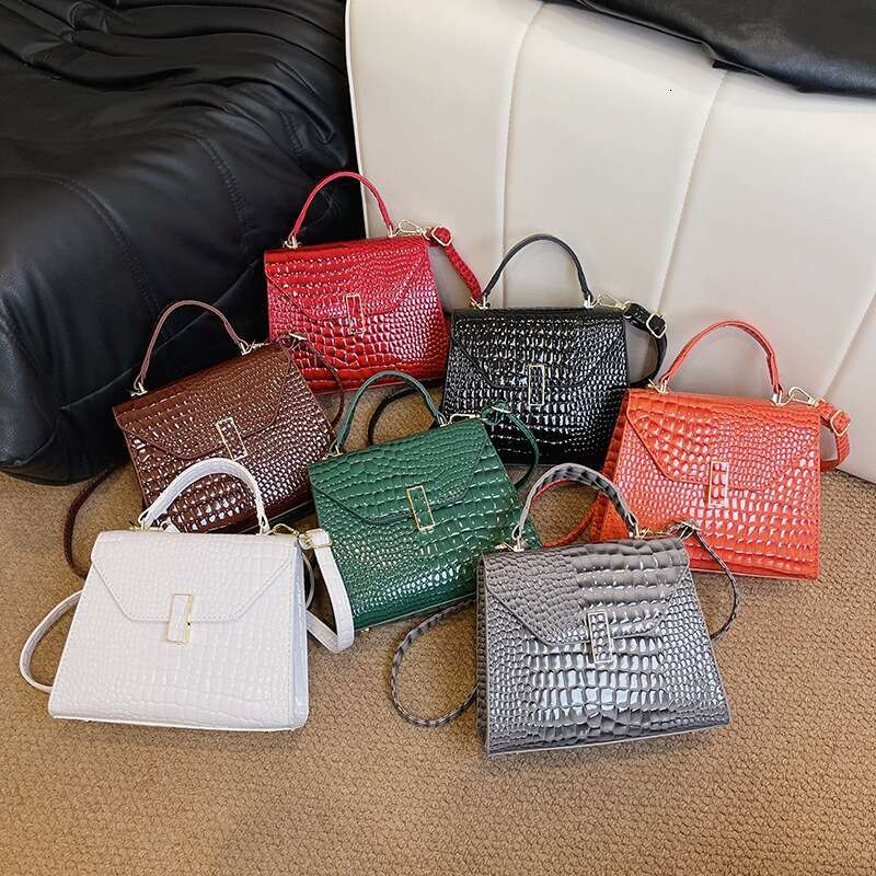 2023 Autumn/Winter New Large Capacity Lacquer Leather Stone Pattern Single Shoulder Diagonal Cross Wind Women's Handbag