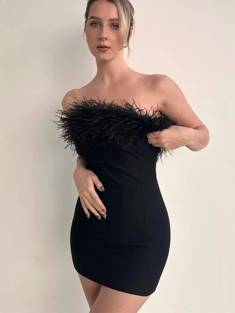 Tfmln Femmes Sexy Feathers sans bretelles Mini robes mode noir mince robe élastique d'été élégant côté zipper fête robe 250920