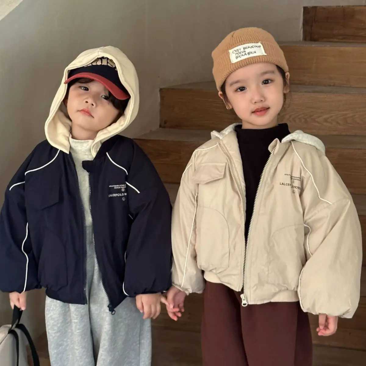 Children Hooded Warm Parkas Autumn Winter Casual Boy Baby Letter Fleece Thicken Tops Jacekt Solid Girl Kid Fleece Cotton Coat X250920