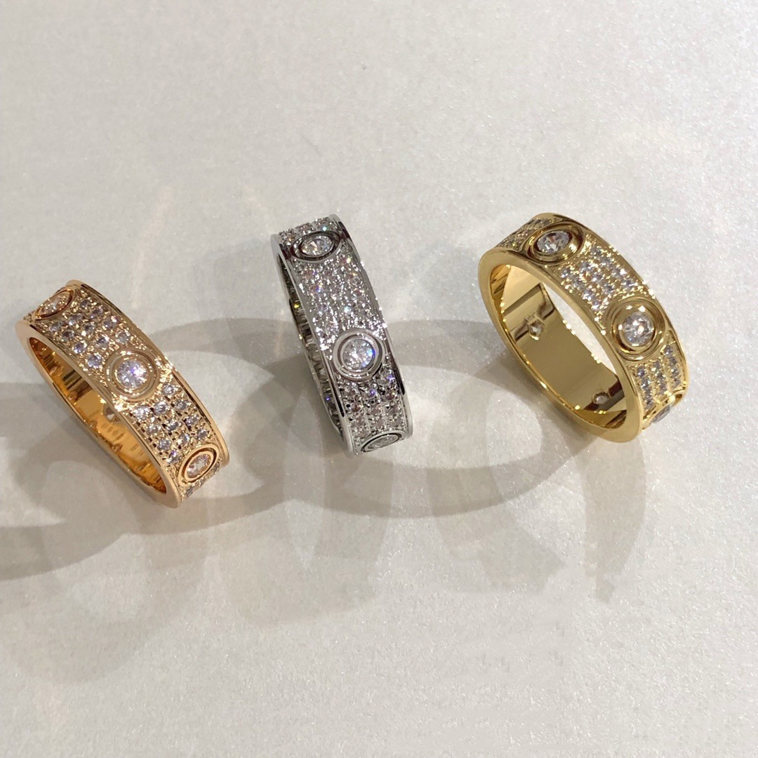 Women Luxury Designer Rings Titanium Steel Classic Ring Three-Row Diamond Setting Fashion Ring 18K Gold Plated Extravagant Couple Rings For Christma