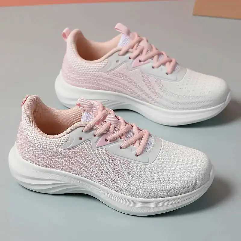 2025 Semelle haute dans la forêt Chaussures blanches Mesdames avec des chaussures de robe talon Femme Femme 45 Talons hauts 44 Sneakers UE Sports