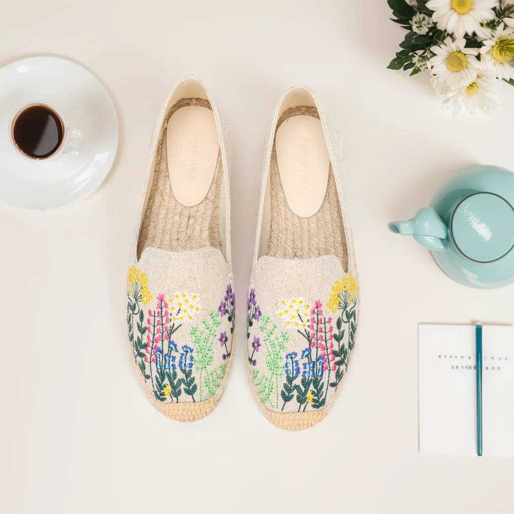 Espadrilles Chaussures des appartements décontractés pour femmes avec plate-forme plate de chanvre brodée, orteil rond printemps / automne confor