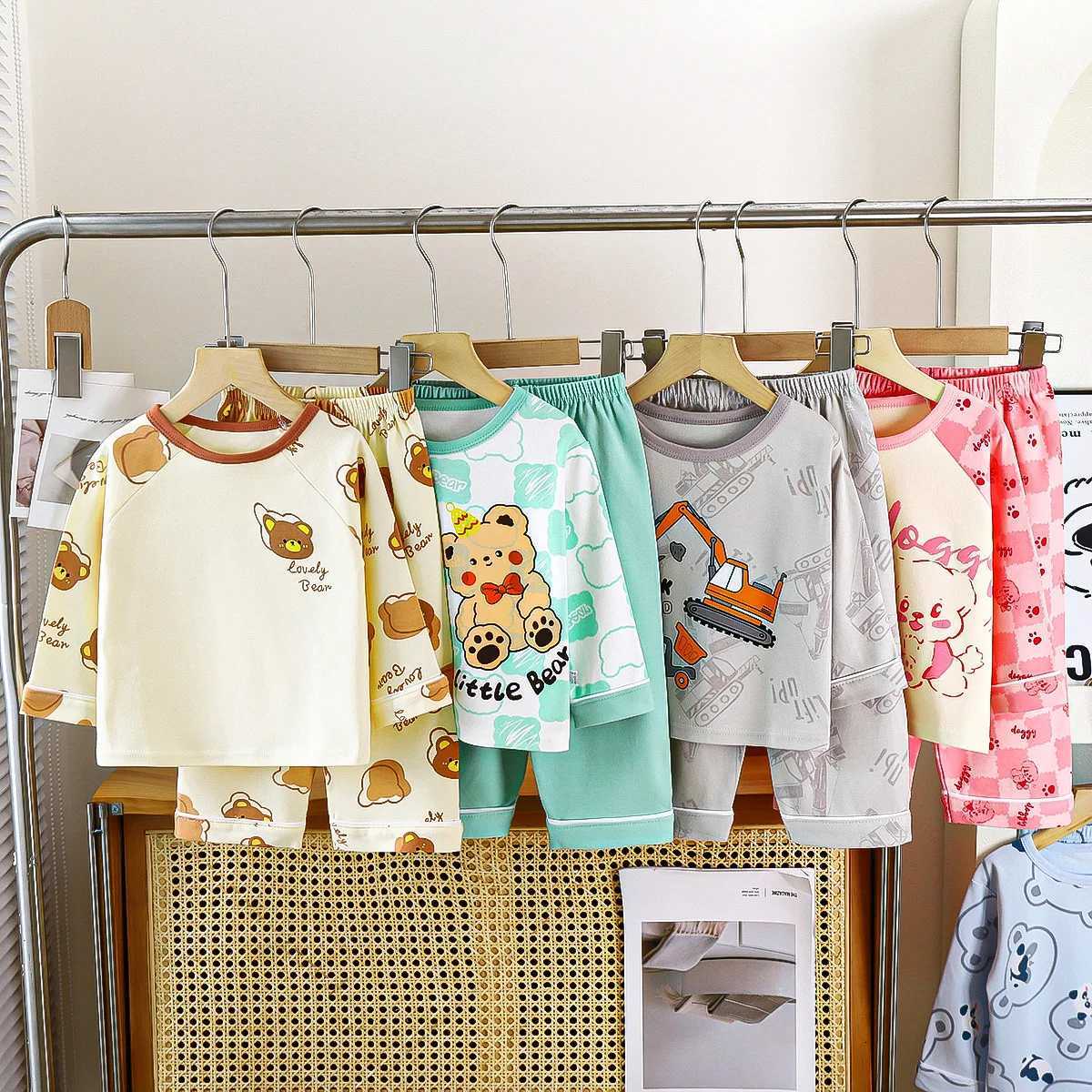 Nouvelle collection d'automne de vêtements de lungear pour enfants en coton pur sets pyjamas confortables pour les filles de la chaleur des fille