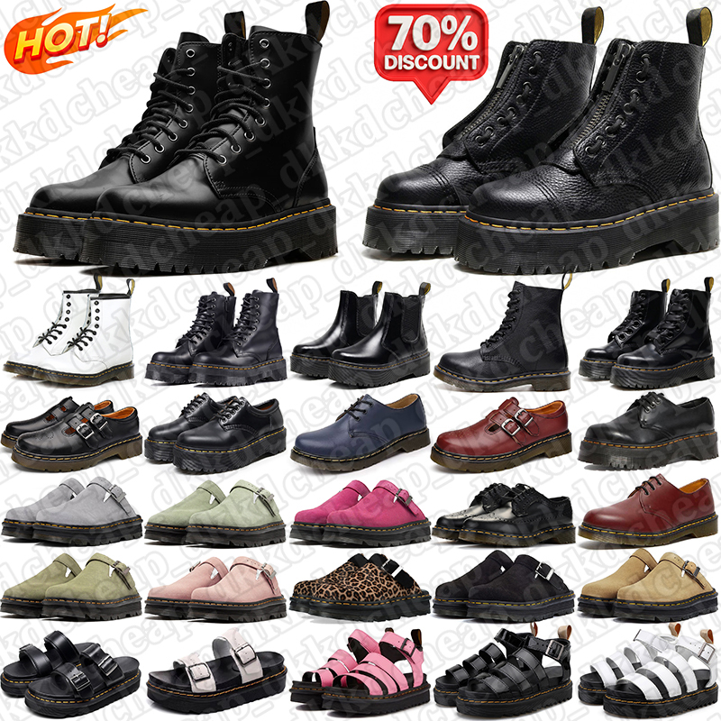 Livraison gratuite Bottes de créateurs Sandales durables pour hommes Chauffes de bottes en cuir nubuck glisses de chaussures de botte de gris noi