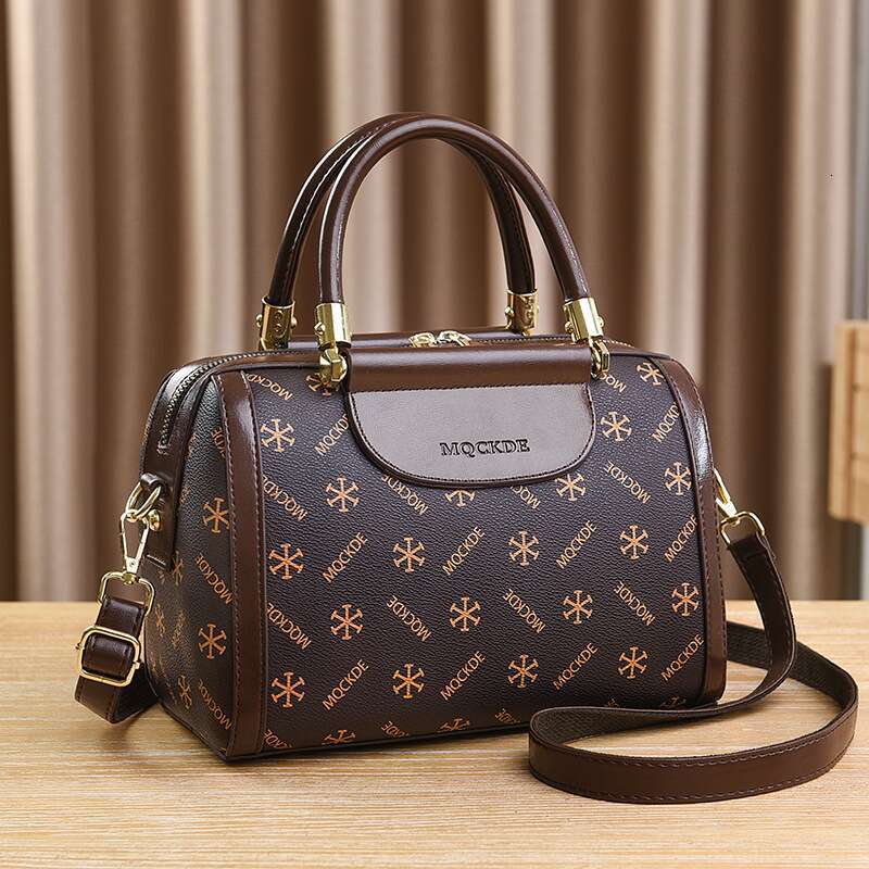 2023 Autumn New Boston Pillow Soft Leather Handbag Versatile One Shoulder Crossbody Women's Bag