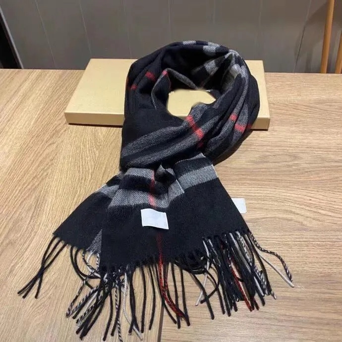 2026 Classic Plaid Women Man Designer Scarf % Cashmere Scarves For Winter Warm Womens and mens Long Wraps Size 180x30cm Q26091