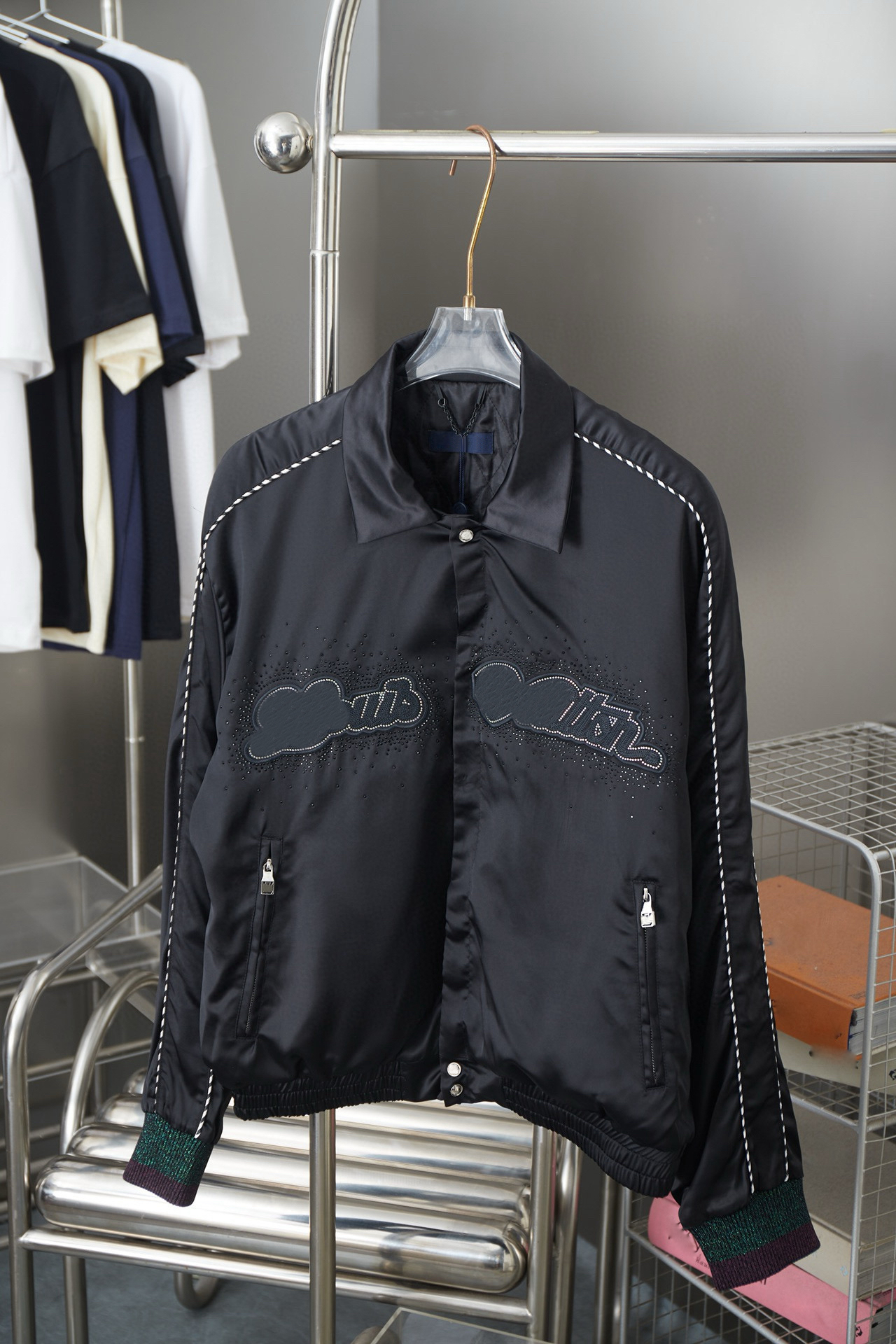 2026 Men's New Product Design, Caual Short Shirt, Sport Hoodie, Men's Jacket, Shirt Set, Shorts, Sweater, Black and White j212