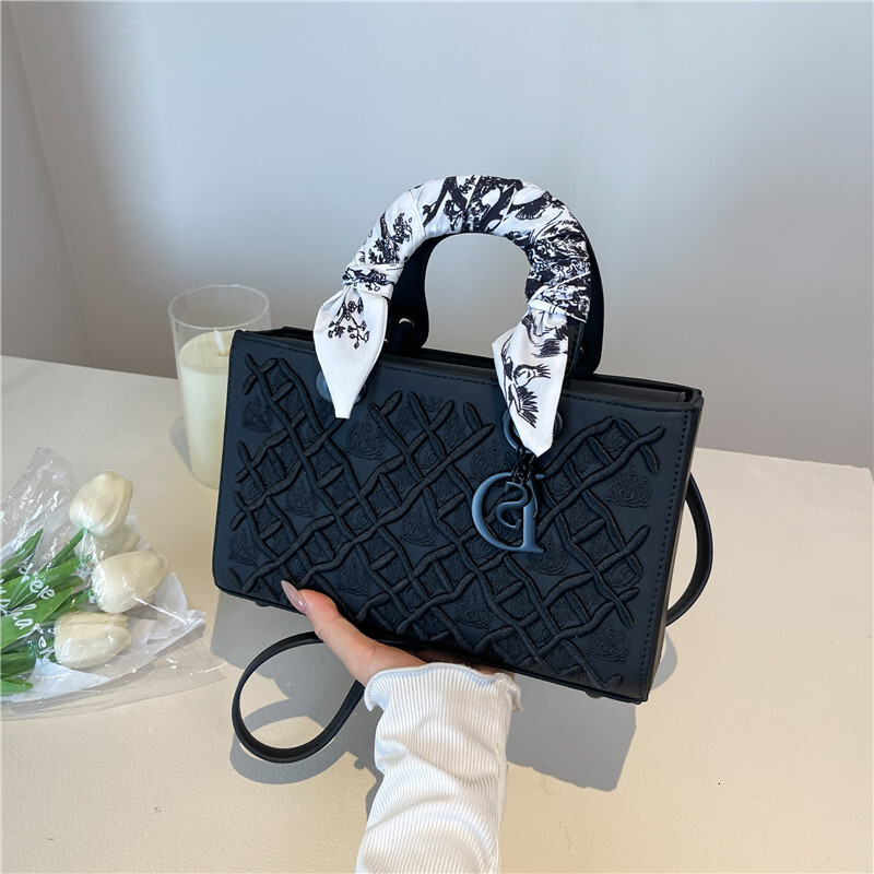 Designer Bag Heavy Embroidery New 2025 High-end Silk Scarf Multifunctional Handbag Women's Shoulder Bag Cross-border