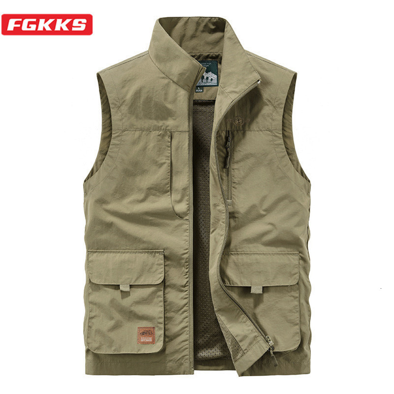 FGKKS Mens Leisure Vest Solid Color Tooling Style Waistcoat Thin Fishing Hiking MultiPocket Casual Loose Vest for Men 250920
