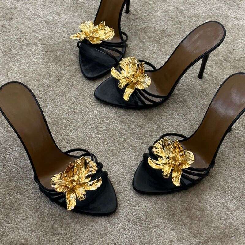 Printemps et été Nouveau mode Ultra High Heel Metal Flower Sandals Tempérament Sexy Stiletto Open Toe pour femmes chaussures