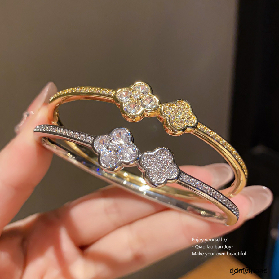 Gold Tone Crystal Flower Bangle Bracelet With Sparkling Accents Stylish Holiday Jewelry Gift For Her High Quality And Fashion Accessory ddmyfriend