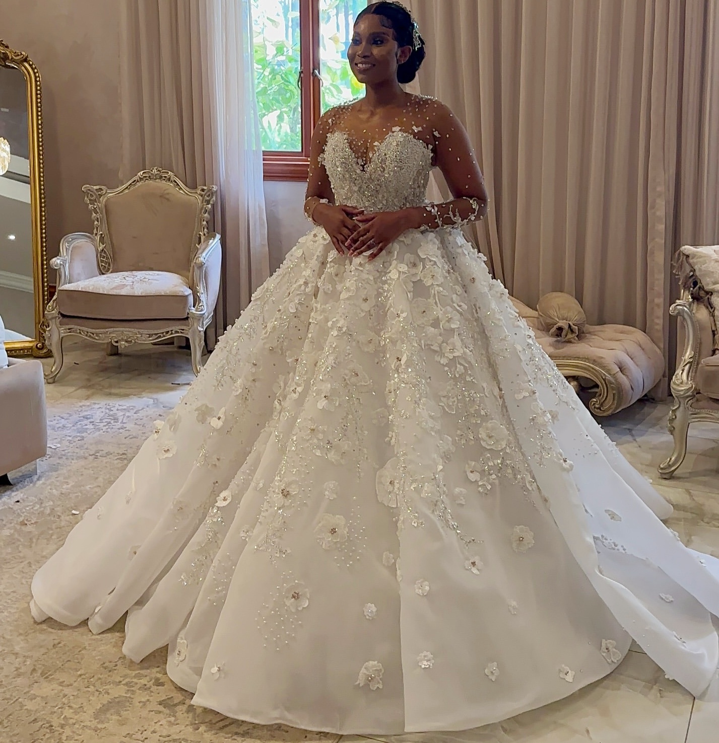 2025 ASO EBI plus taille Ivory Ball Robe Robe de mariée Crystaux de perle en dentelle Floral