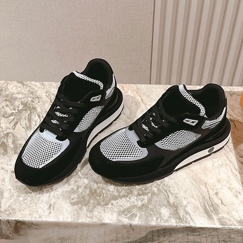 2025SS Spring Summer Men New Runaway Sneakers Classic Black Mesh Breathable Upper Lightweight Rubber outsole Designer Men Casual Shoes Sports Run