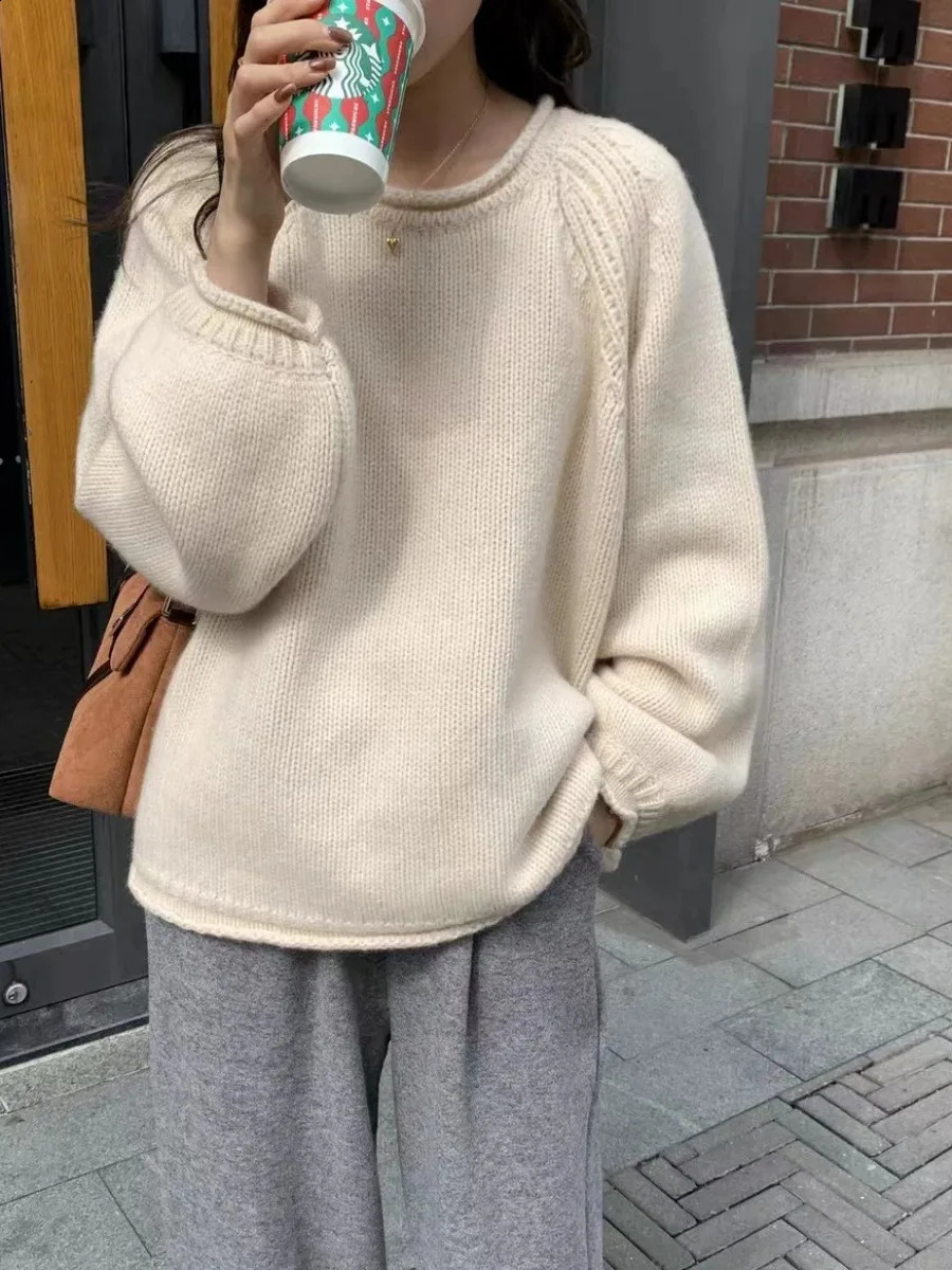Pull d'automne et hiver en cachemire pur pour les femmes avec un pniater en tricot lâche à cou rond roulé épais bas 250920