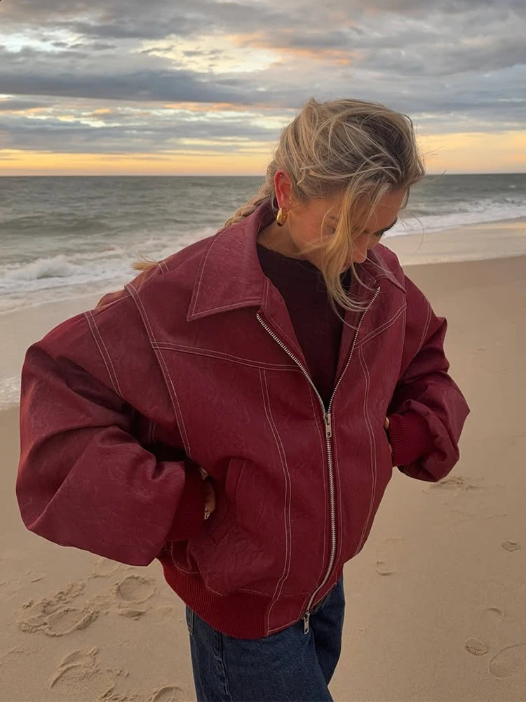 Vestes en cuir surdimensionnées rouges pour femmes Fashion Zipper But Down Collar à manches longues Poches M manteaux 2025 Chic Lady Bomber Jacke