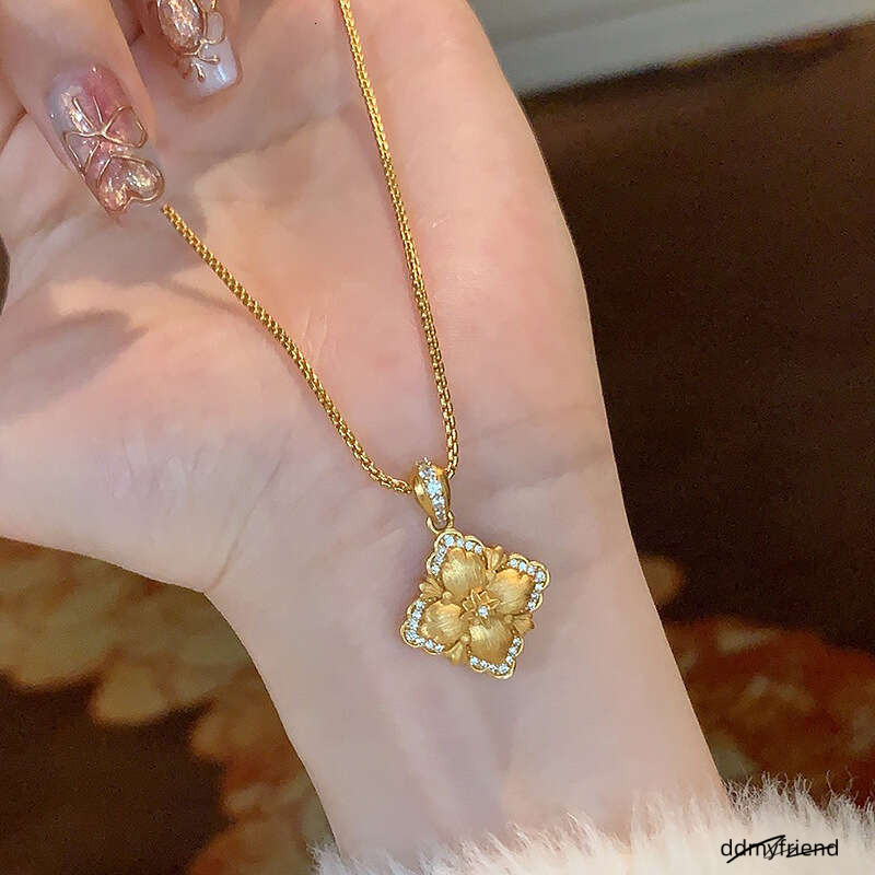 Vintage Brushed Gold Pillow Necklace 2025 New Palace Style Light Collarbone Chain ddmyfriend ddmyfriend ddmyfriend