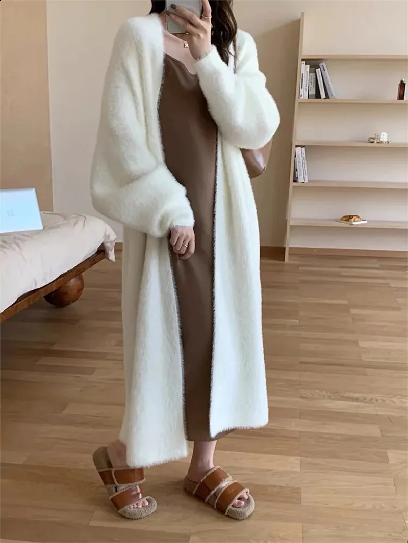 2025 Fashion Mink Velvet Cardigan Coat Womens Long Knitwear Sweaters Lady Loose Outerwear Batwing Sleeve Sweaters Autumn Winter 250920