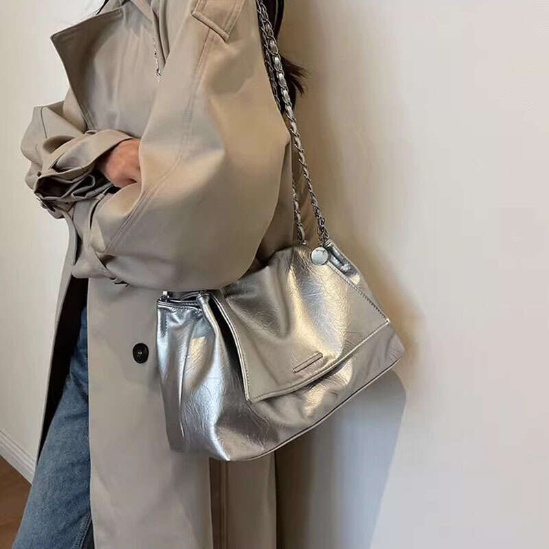 Cire à l'huile en cuir souple pour femmes, nouvelle mode, épaule à carreaux, grande capacité, chaîne de banlieue, fourre-tout, fourre-tout, 2025