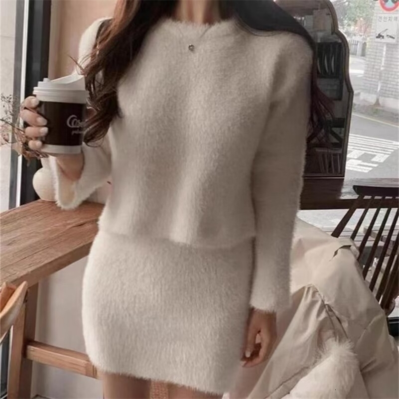 REALEFT Autumn Winter 2 Pieces Womens Skirt Suits Long Sleeve Oneck Short Pullover Sweater and Wrap Sexy Mini Skirts Outfits 250920