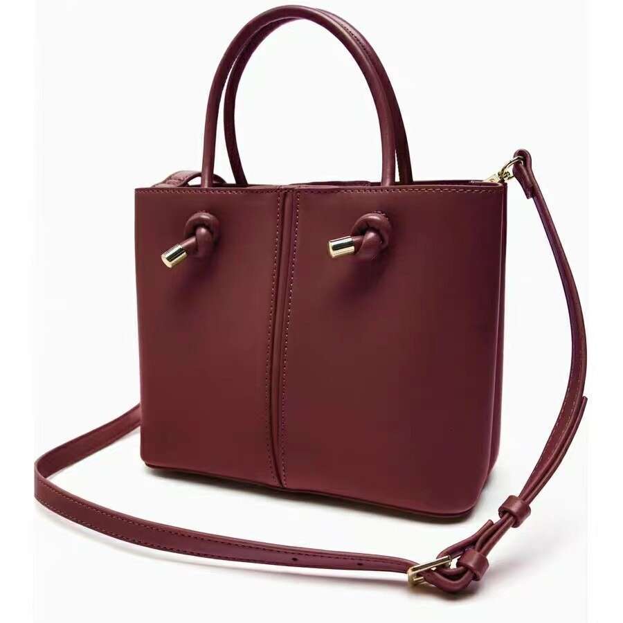 Sac à main rouge pour femmes, Texture de Niche de mariage, sac de banlieue à bandoulière unique, nouvelle collection été 2025