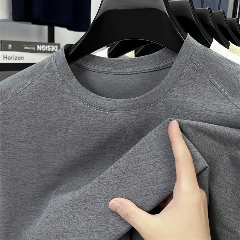 Mens Korean Casual Short Sleeved Round Neck Tshirt Summer Fashionable and Comfortable Versatile Top 250920CJ