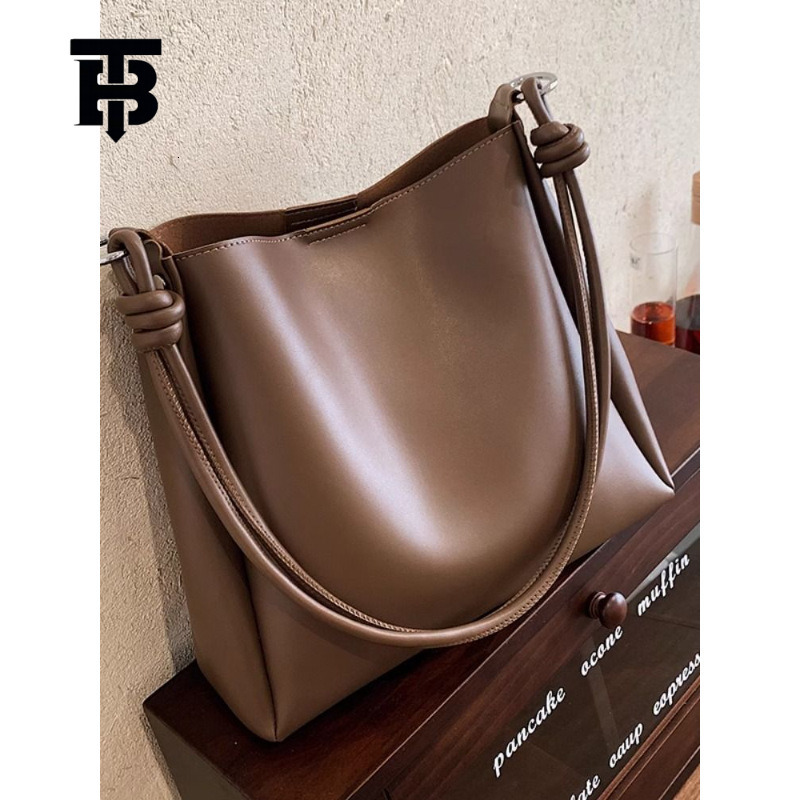 Tb bhulamte livraison gratuite de nouveau sac de créateur sac de grande capacité sac 2025 mode rétro de sac d'épaule multifonctionnel texture mèr