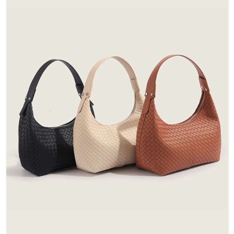 Women's 2025 New Versatile Woven Underarm Dumpling Fashion Trend Elegant Commuter Shoulder Bag