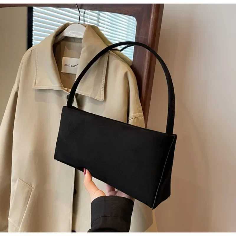 Fashion New French Handhel Bag 2025 Elegant Underarm Handbags for Womens Elegnt Crossbody Bags Armpit Handbag Designer Bags W250922