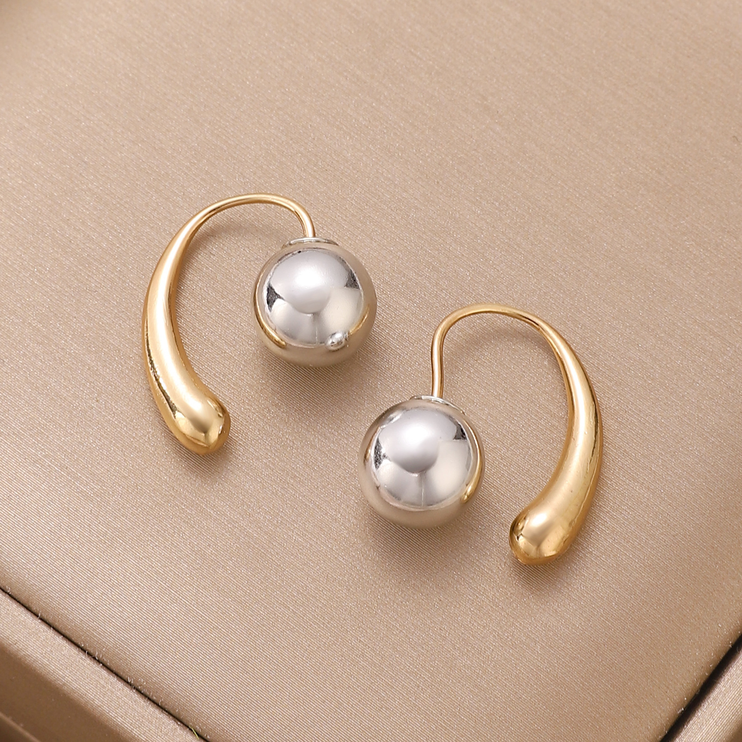 Mode Simple crochet français goutte d'eau boule ronde vêtements bidirectionnels pour les femmes boucles d'oreilles en perles bijoux