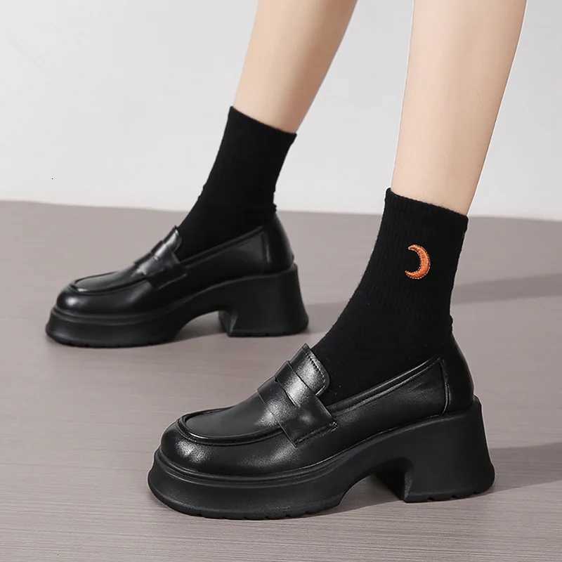 Womens Loafers 2025 Spring British Style Slip On Platform Mary Jane Shoes Woman Japanese Jk Uniform Lolita Shoes Women W250922