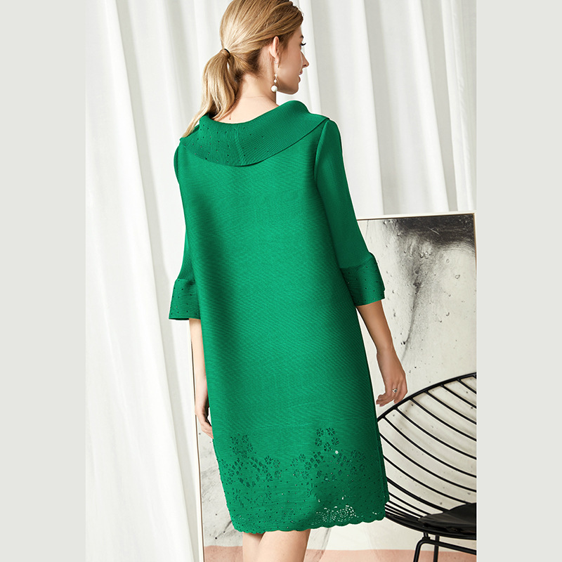(508) Niche de robe à trois lits pour femmes d'été Lumière Mature Style Crilla Diamant Pleted Trumpet Sleeve Straight Jupe