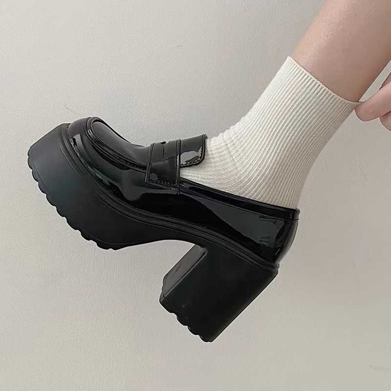 Muis de limards super hauts femmes 2023 Automne Patent Leather Plate-plate-forme de grosse femme Slip on Black JK Chaussures uniformes Mary Janes