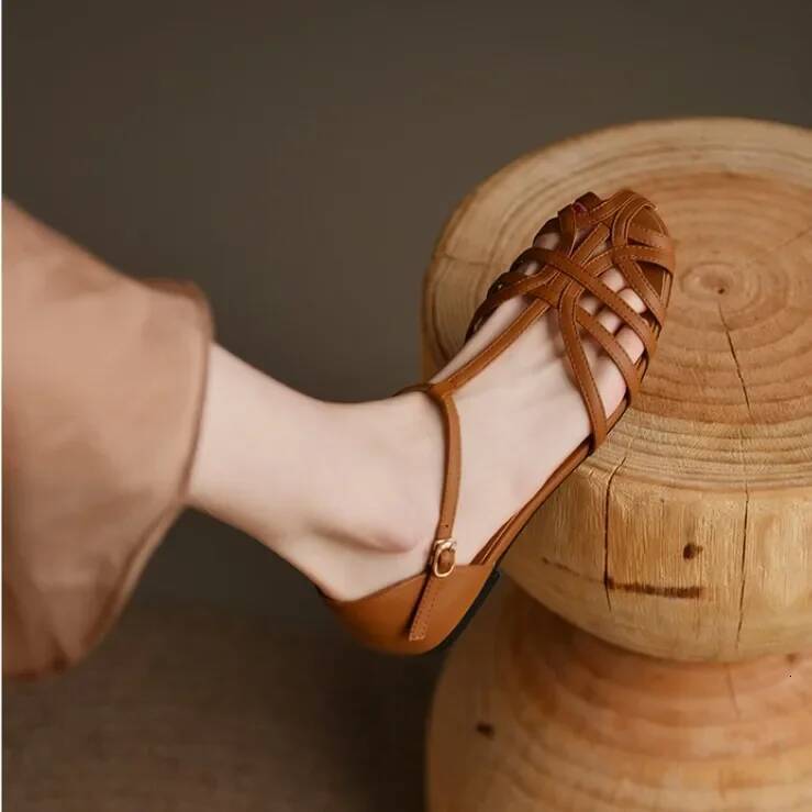 Shoes Female Sandal 2025 Women's Girls Beige New Summer Comfort Low Retro Flat Back Strap Square heel Rubber PU Scandals ddmythur