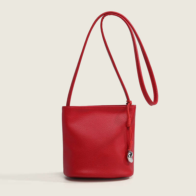 Versatile Ins Small for Women 2025 New Trendy Spring Summer Fashion Simple Crossbody Bucket Casual Commuter Bag