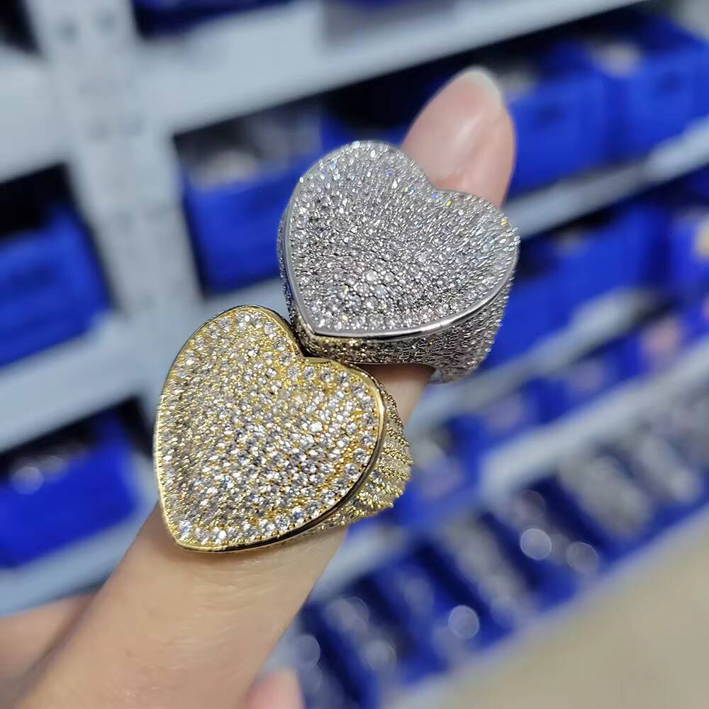 New Iced Out Brass Gold Plated Pave Zircon Heart Ring Hip Hop Bling Eternity Band Diamond Womens Love Heart Ring