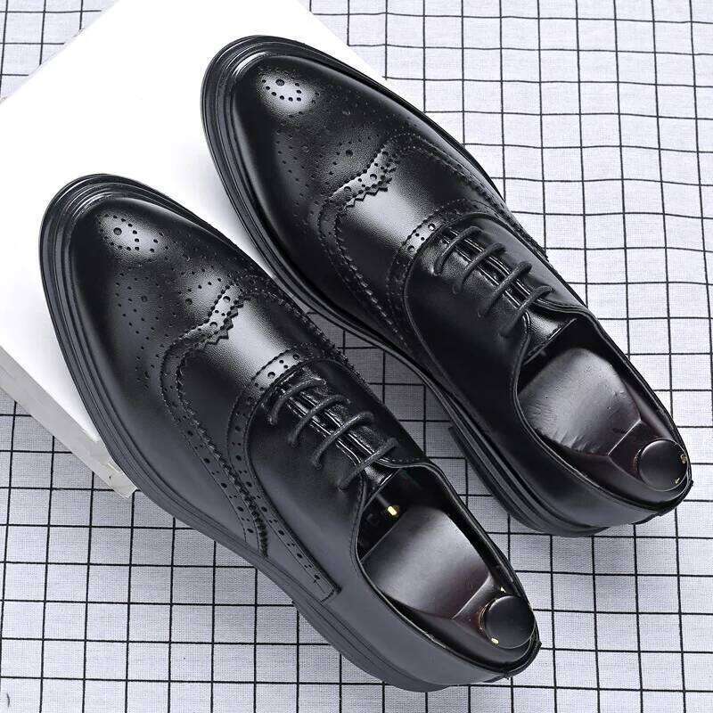 Robe italienne Mens Oxford Office de créateur décontracté à pied Poigure Black Corporate Wedding Chaussures For Men 2023