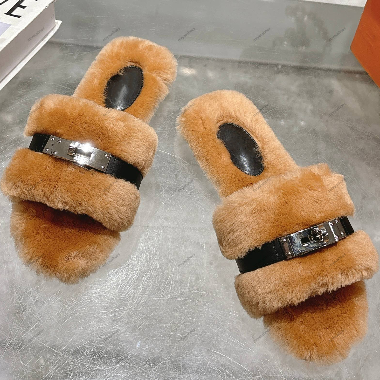 Women woolen slippers Designers Shoes Flat slides Top Quality Genuine Leather Lazy and fluffy Hardware Dress Shoe 35-43 With Box Famous Luxury
